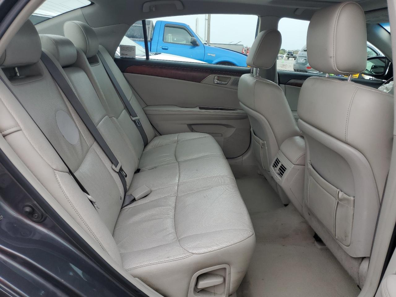 2011 Toyota Avalon - Image 10