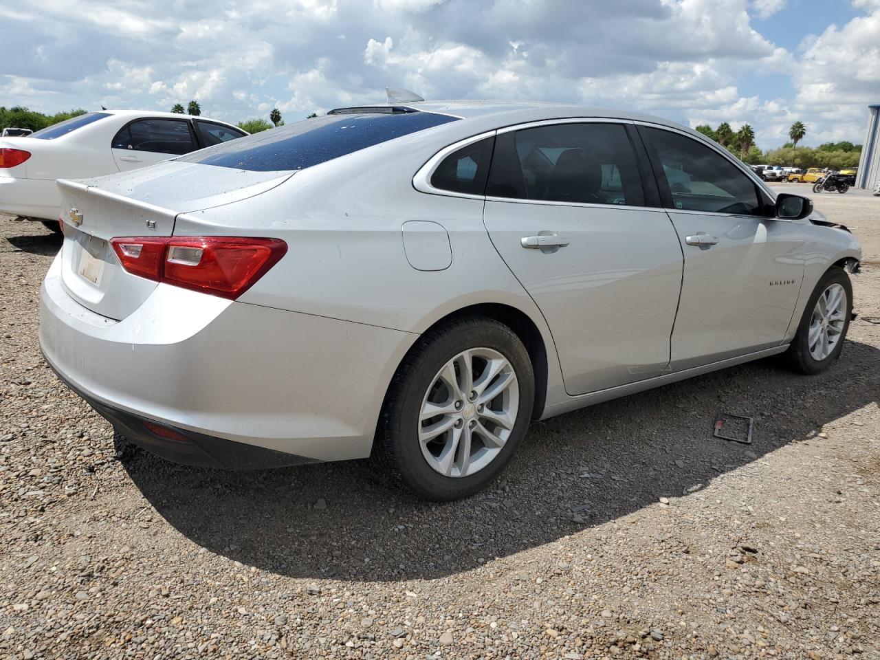 2016 Chevrolet Malibu - Image 3