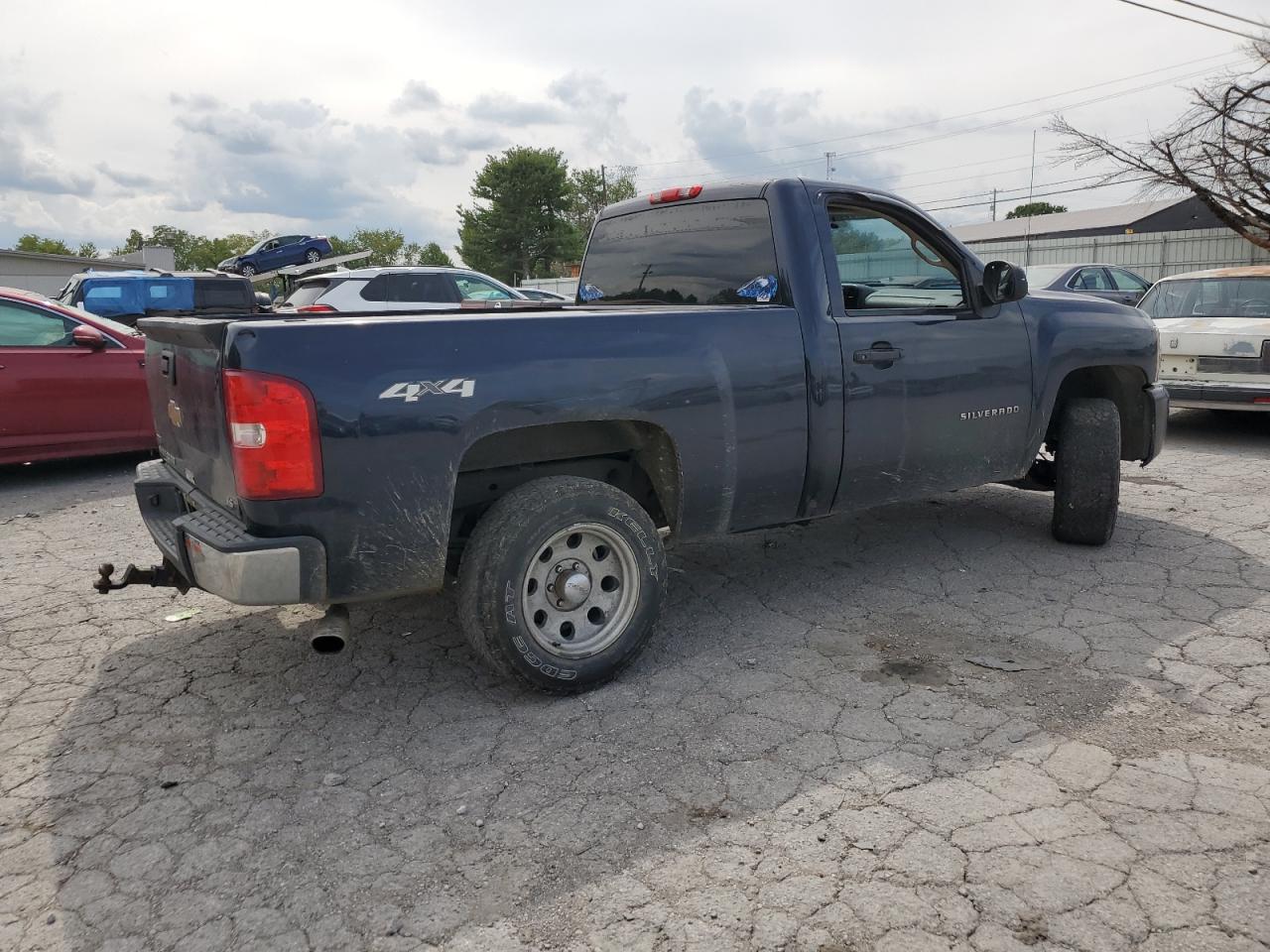 2010 Chevrolet Silverado - Image 3