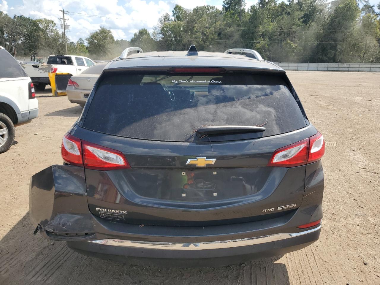 2GNAXVEV1J6240224 2018 Chevrolet Equinox Premier