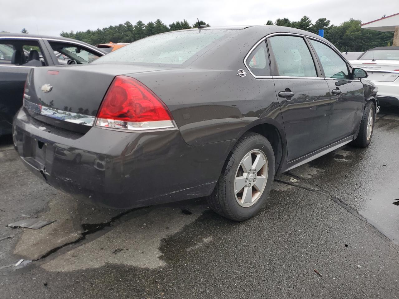 2009 Chevrolet Impala - Image 3