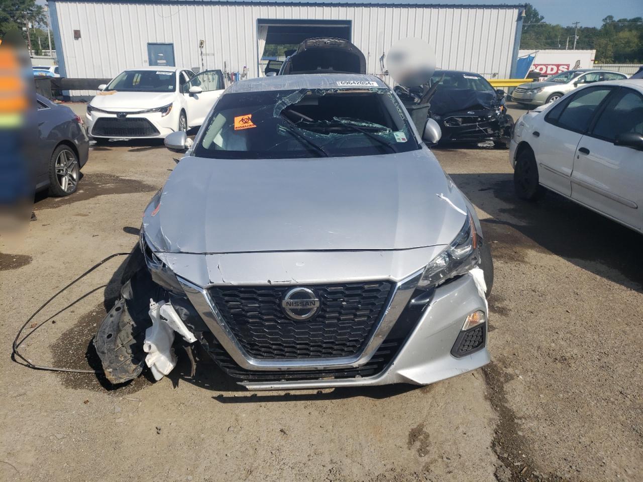 2020 Nissan Altima - Image 5