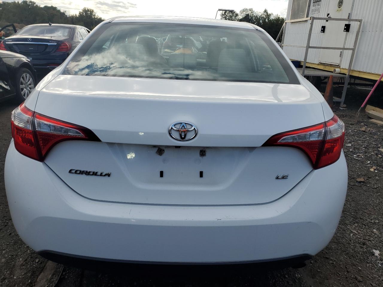 2015 Toyota Corolla L VIN: 2T1BURHE6FC425156 Lot: 73454554