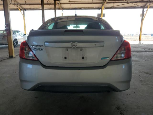 Sedans NISSAN VERSA 2015 Gray