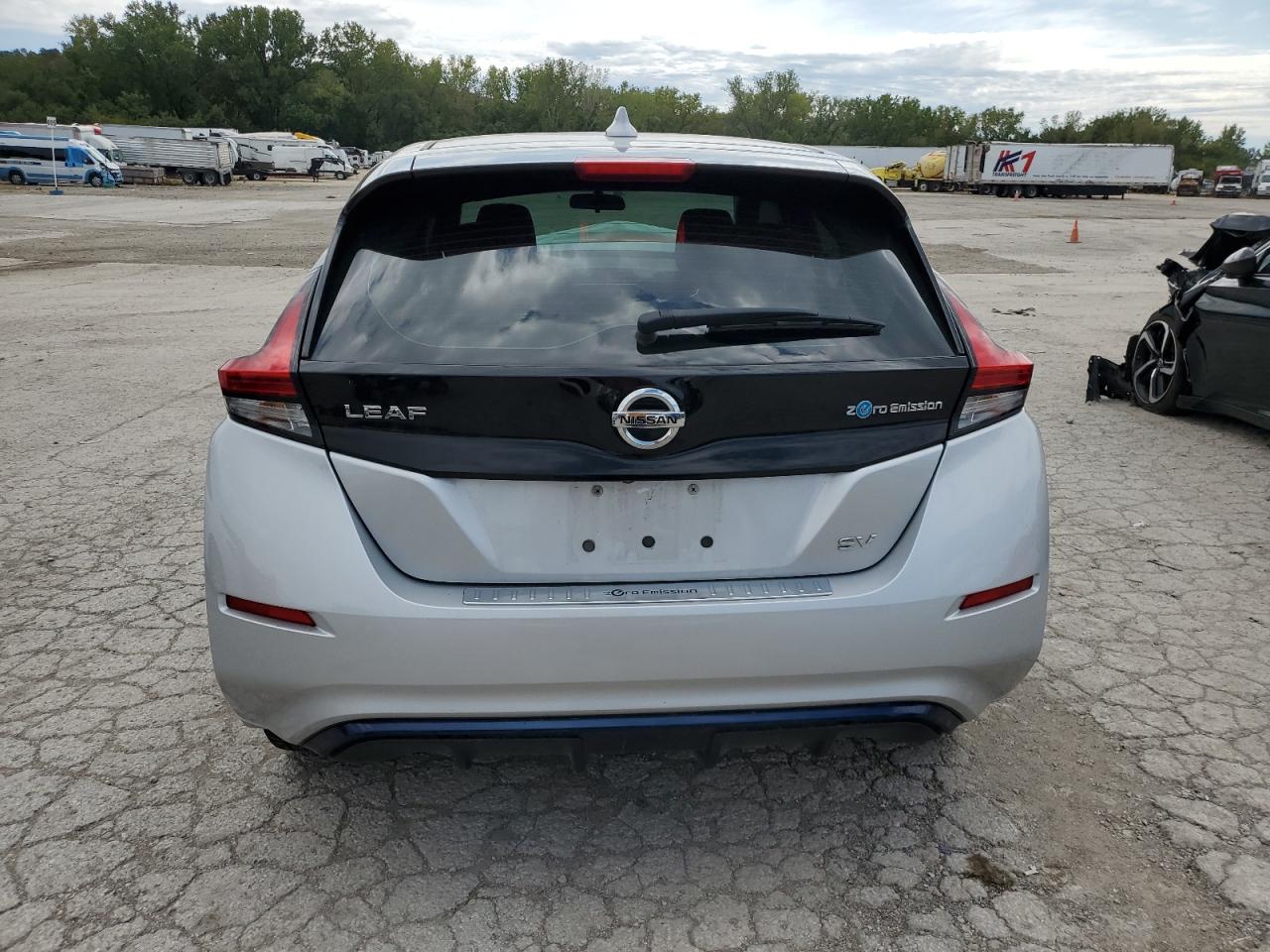 1N4AZ1CP2JC303392 2018 Nissan Leaf S