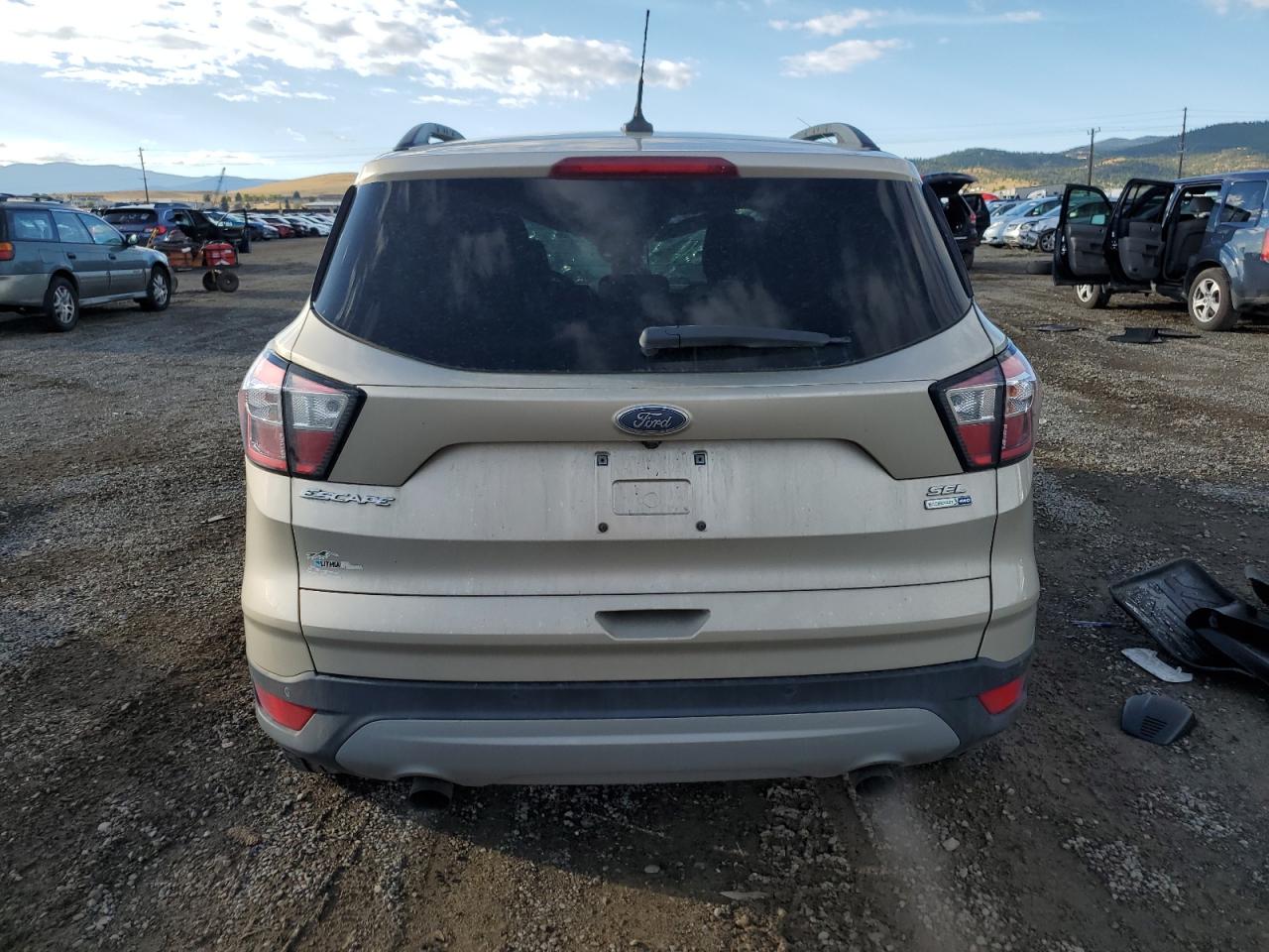 1FMCU9HD1JUD22732 2018 Ford Escape Sel