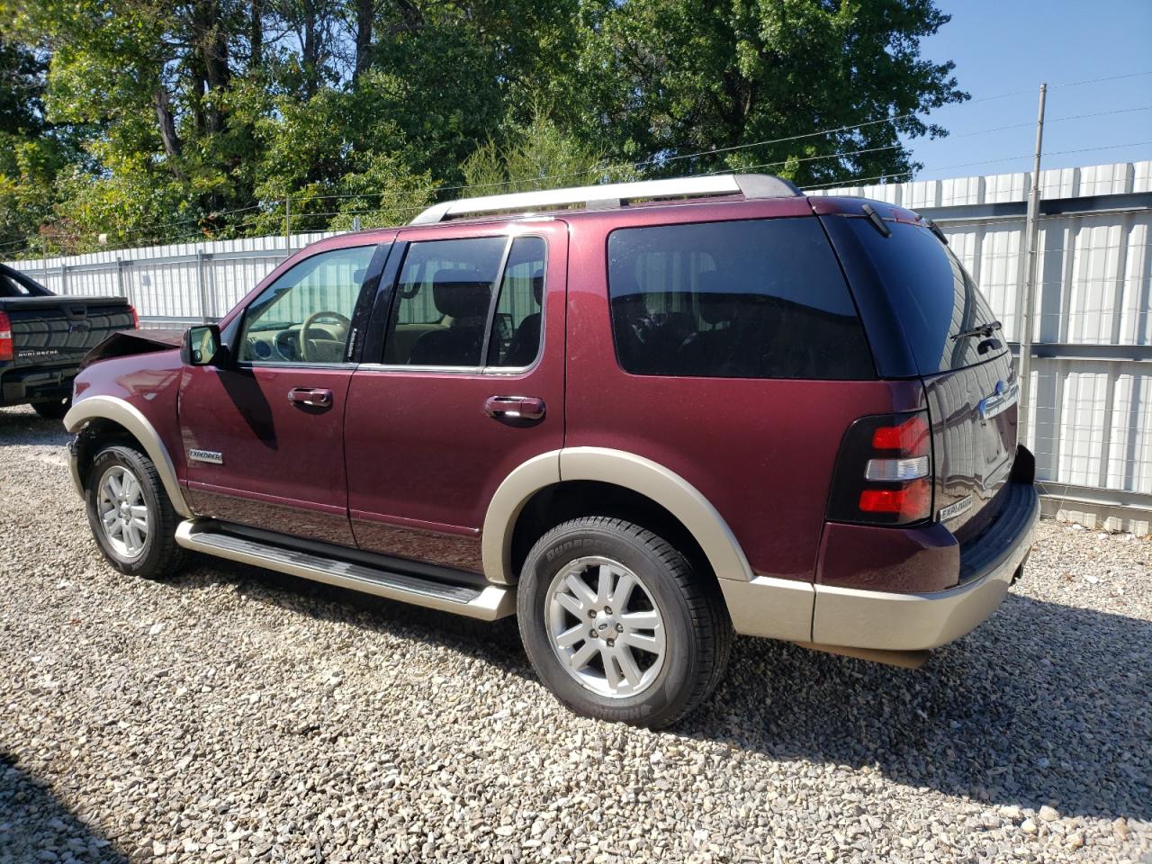 2006 Ford Explorer - Image 2