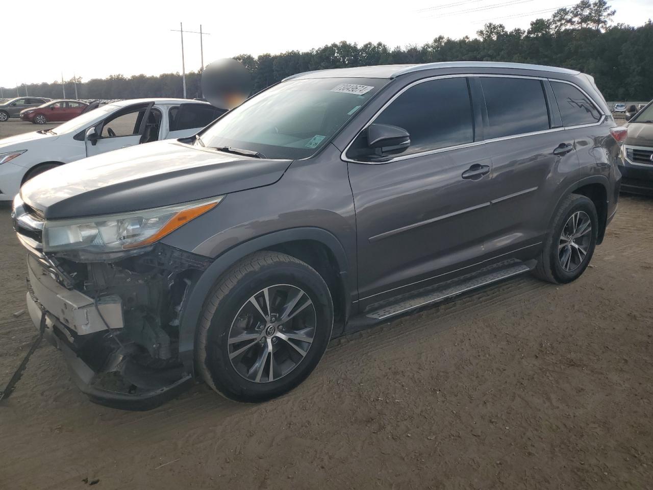 5TDKKRFHXGS132663 2016 TOYOTA HIGHLANDER - Image 1