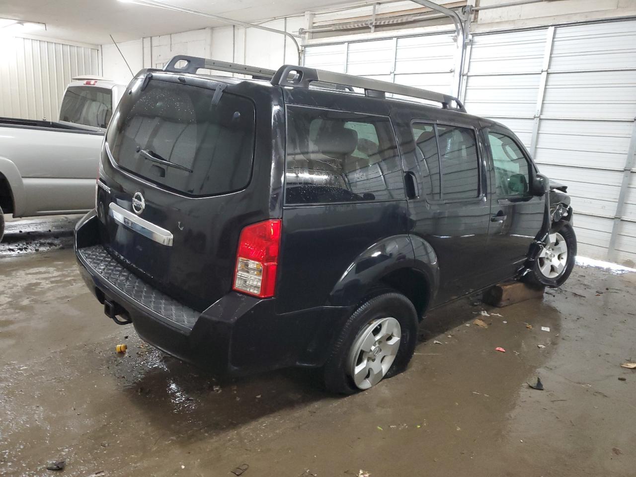 2010 Nissan Pathfinder - Image 3