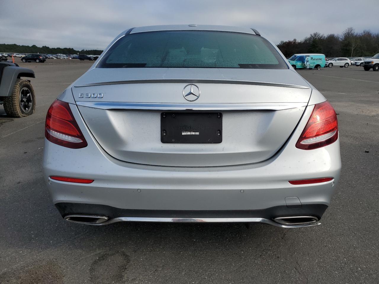 WDDZF4JB3KA617828 2019 Mercedes-Benz E 300