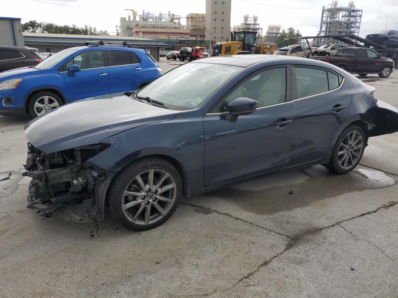 3MZBN1W39JM217138 2018 MAZDA 3 - Image 1