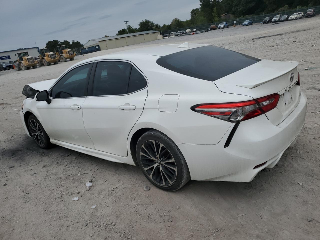 4T1B11HK7KU174589 2019 TOYOTA CAMRY - Image 2