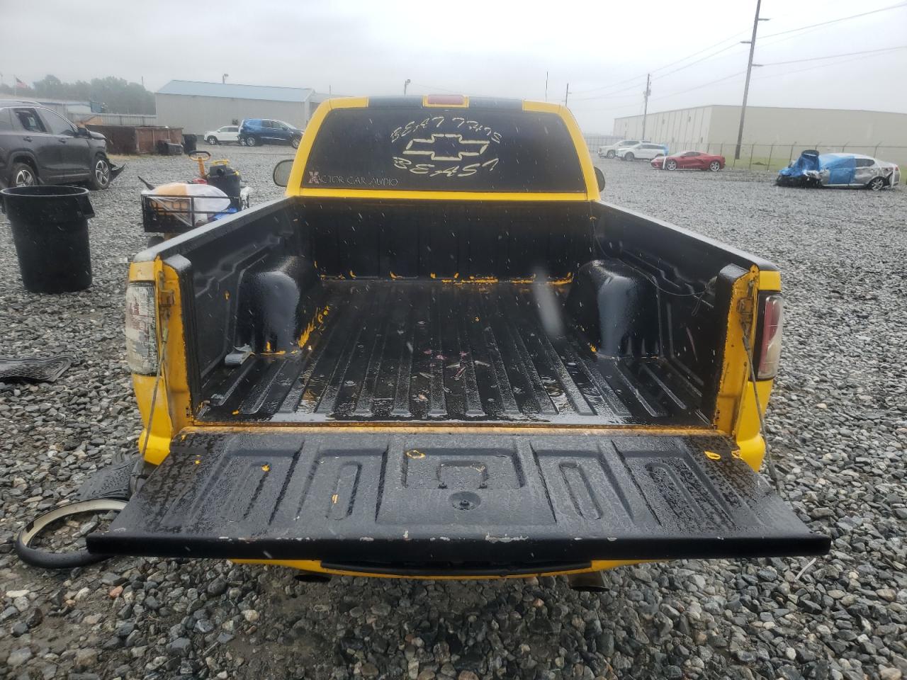 2003 Chevrolet S-10 Pickup - Image 10