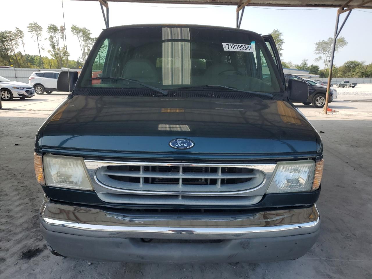 1998 Ford Econoline E350 Super Duty VIN: 1FBSS31S7WHB00261 Lot: 71019534