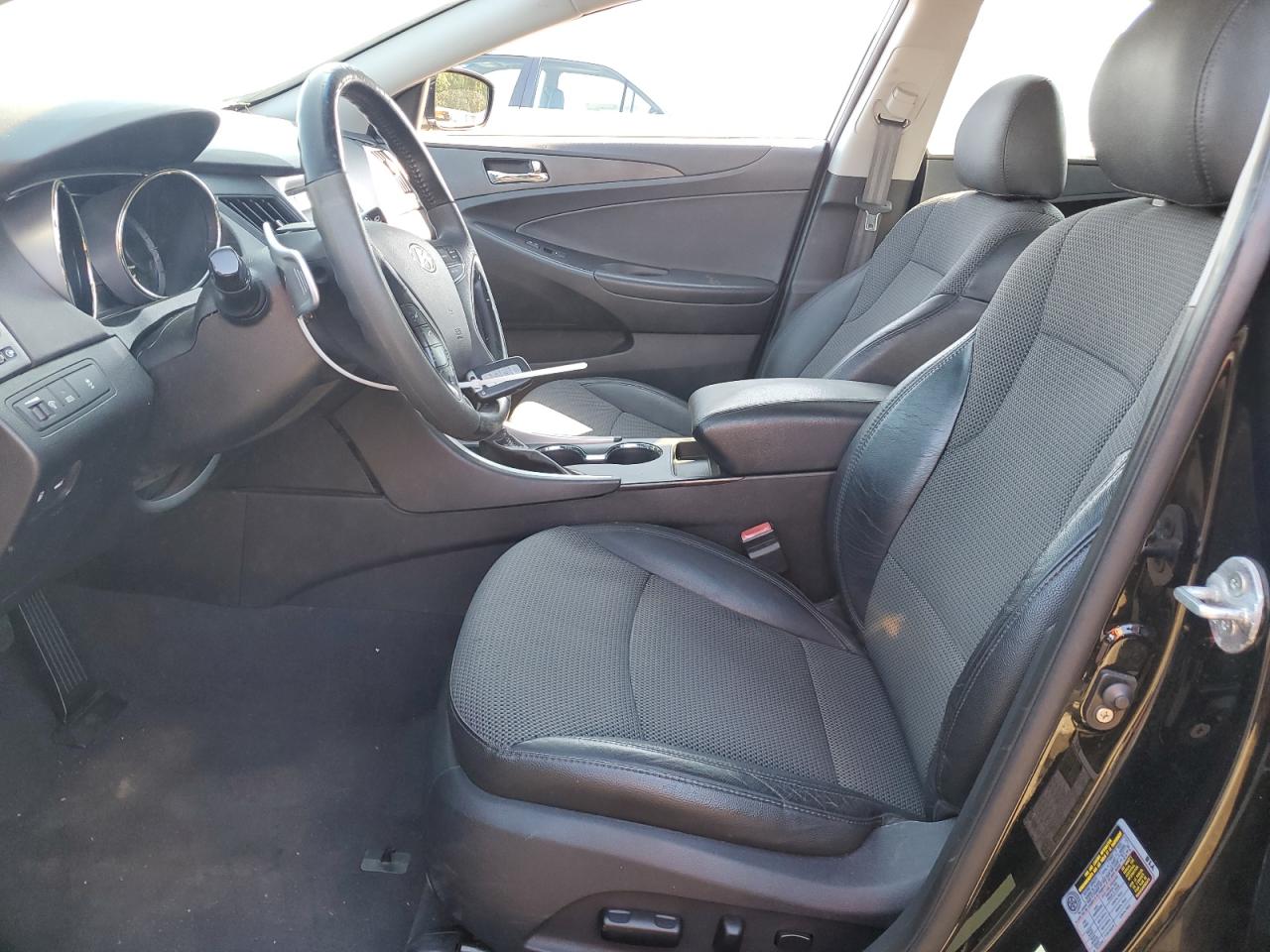 2011 Hyundai Sonata - Image 7