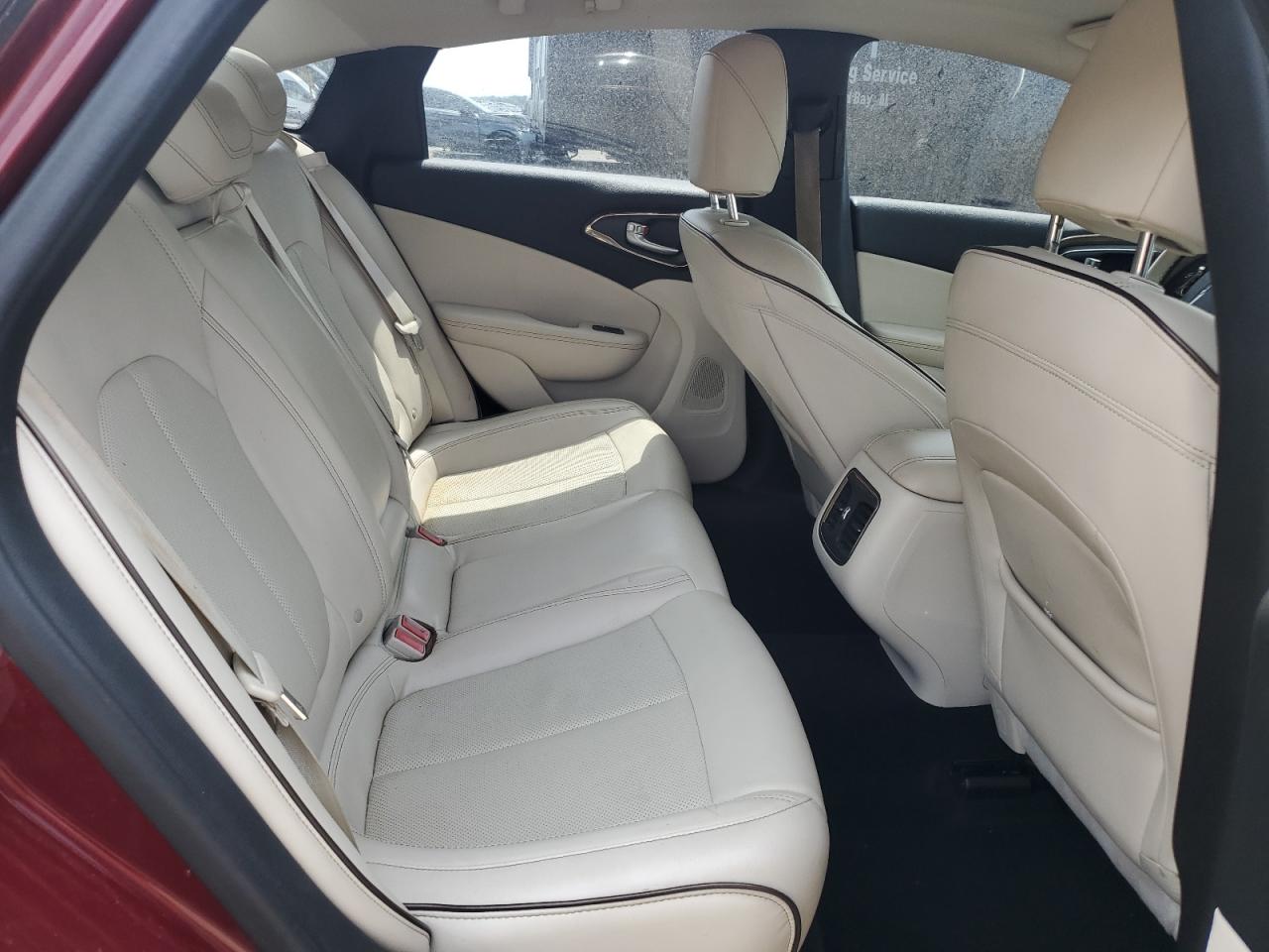 2015 Chrysler 200 - Image 10