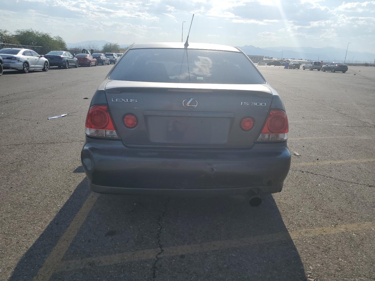 2004 Lexus Is 300 VIN: JTHBD192X40083027 Lot: 70932644