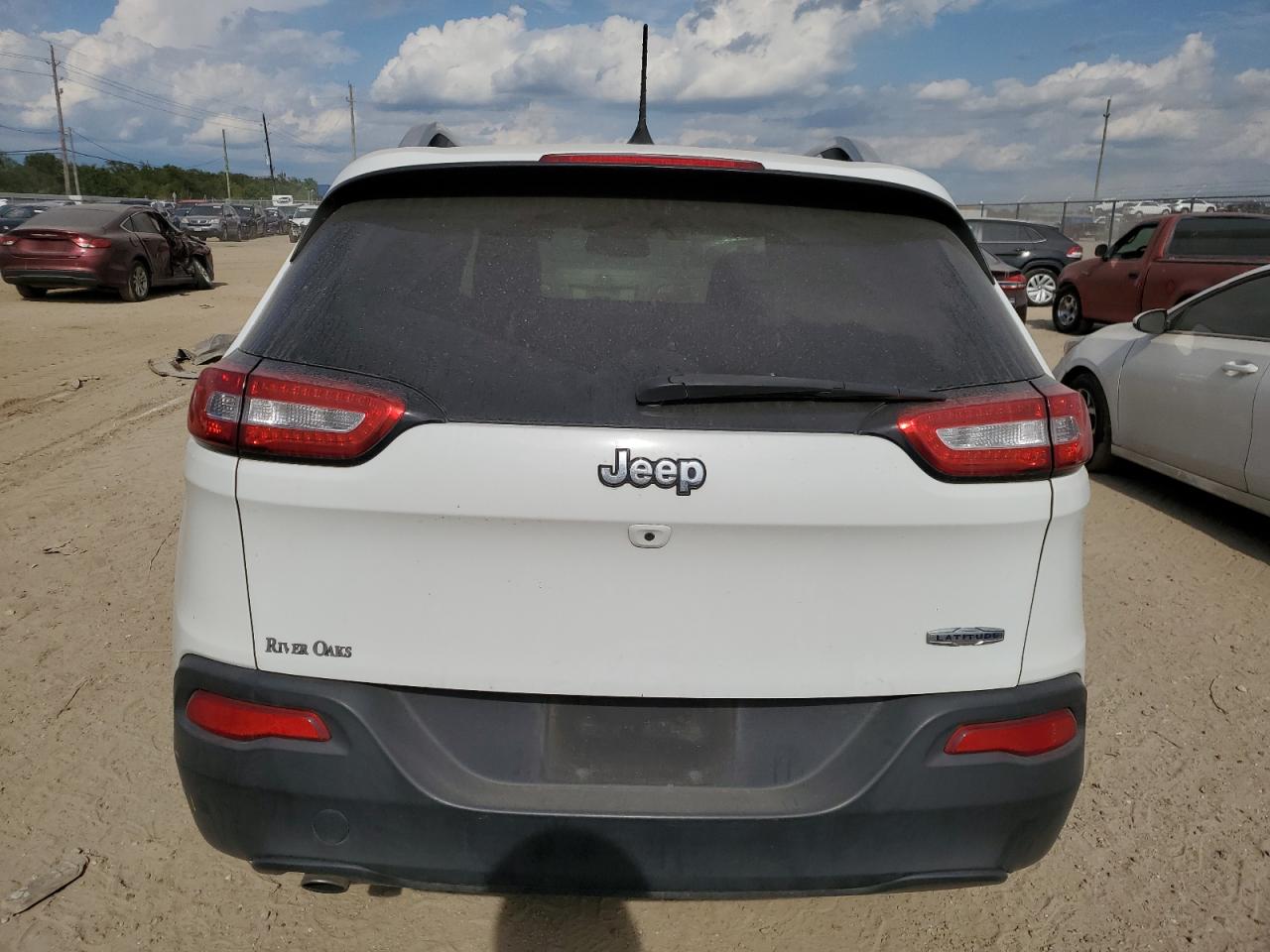 2018 Jeep Cherokee Latitude Plus VIN: 1C4PJLLB2JD596958 Lot: 71357414