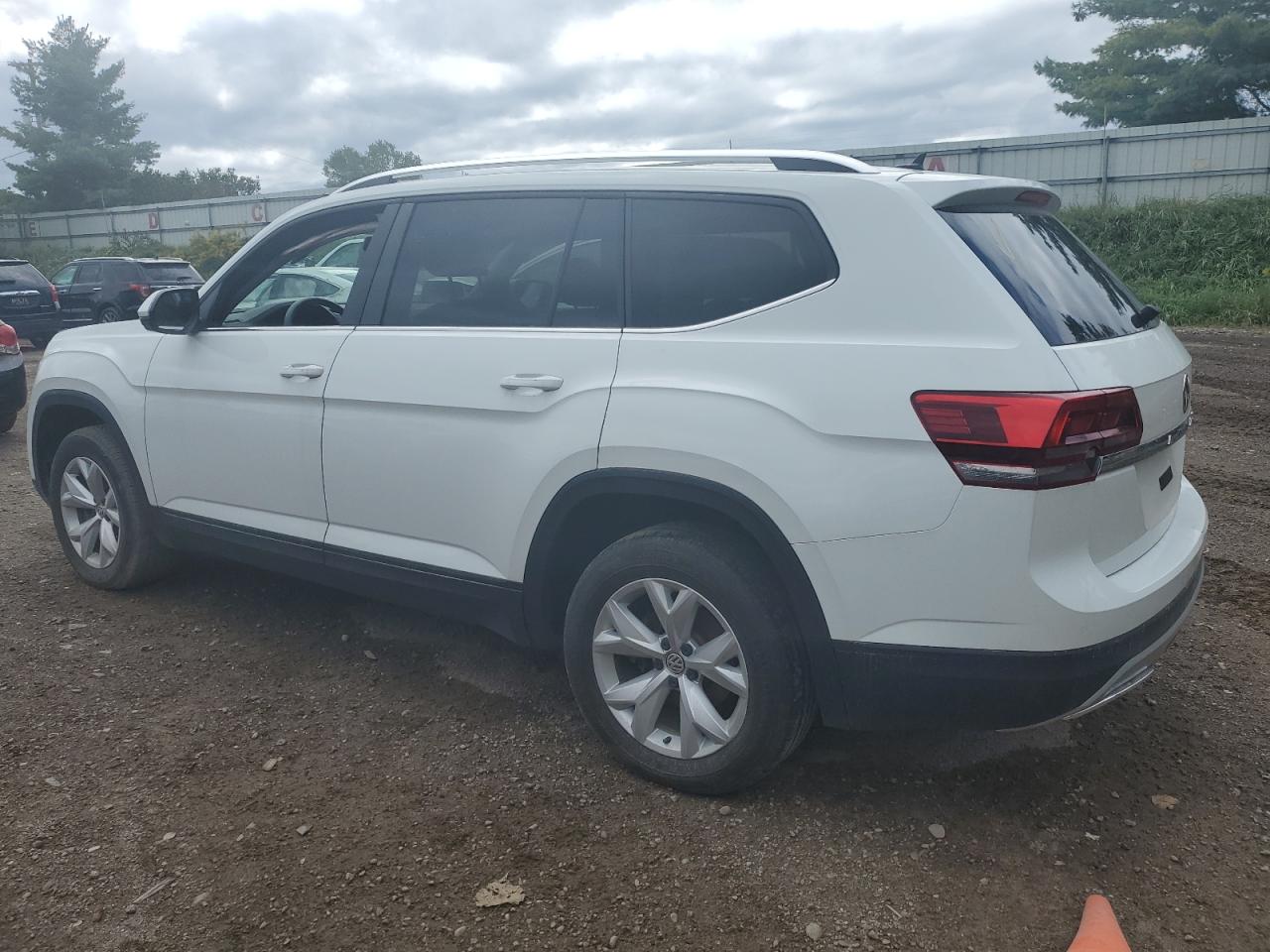 1V2HR2CA4JC510648 2018 VOLKSWAGEN ATLAS - Image 2