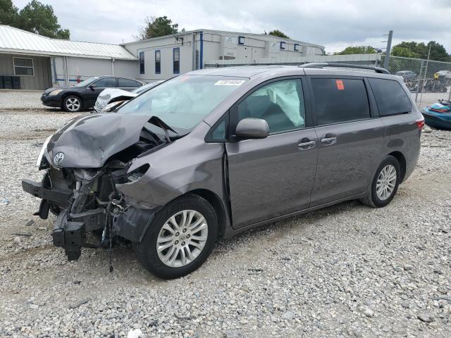 2016 Toyota Sienna Xle