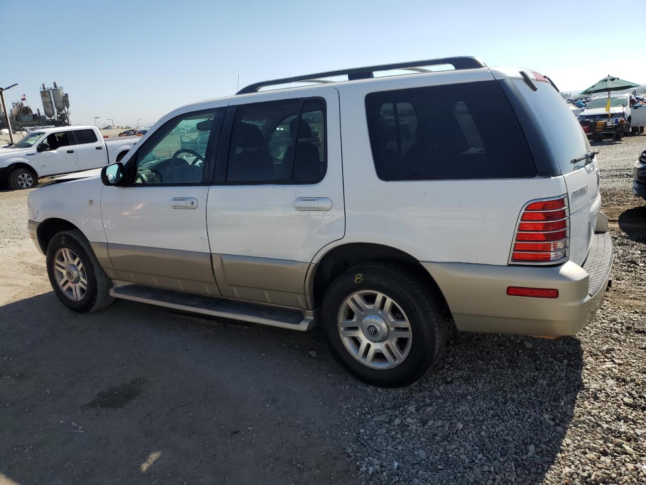 2004 Mercury Mountaineer - Image 2