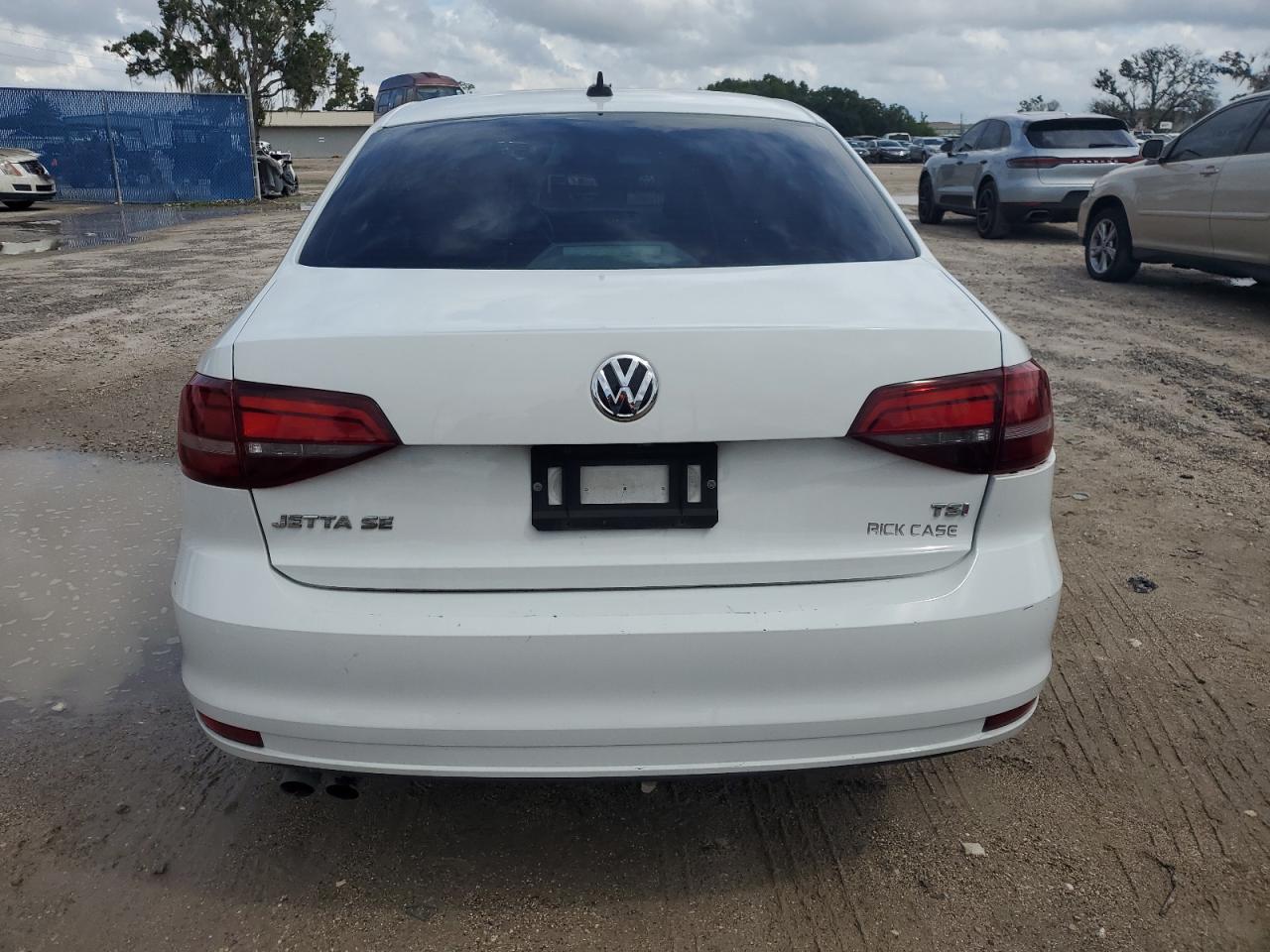 3VWDB7AJXHM386217 2017 Volkswagen Jetta Se