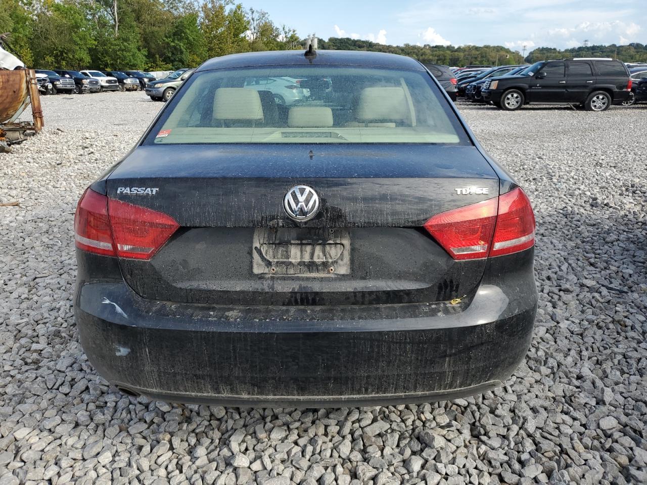 1VWBV7A31FC063821 2015 Volkswagen Passat Se