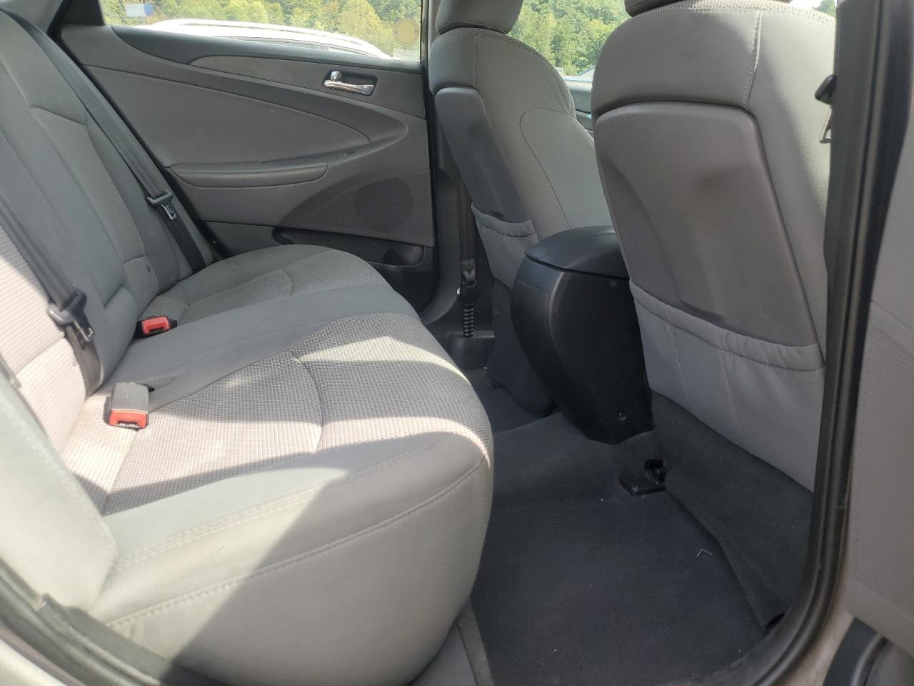 2014 Hyundai Sonata - Image 10