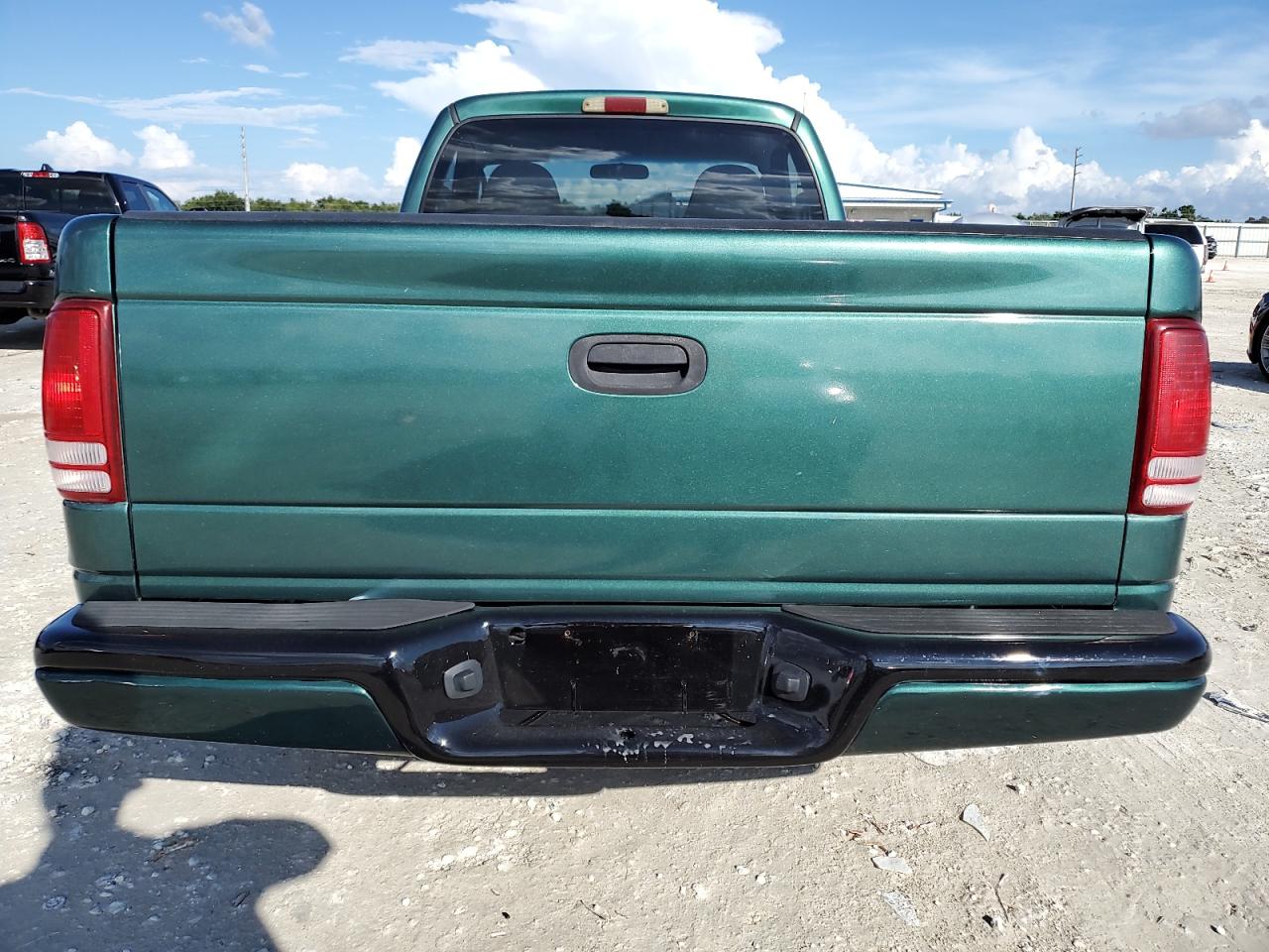 2000 Dodge Dakota VIN: 1B7FL26X0YS599337 Lot: 73826624