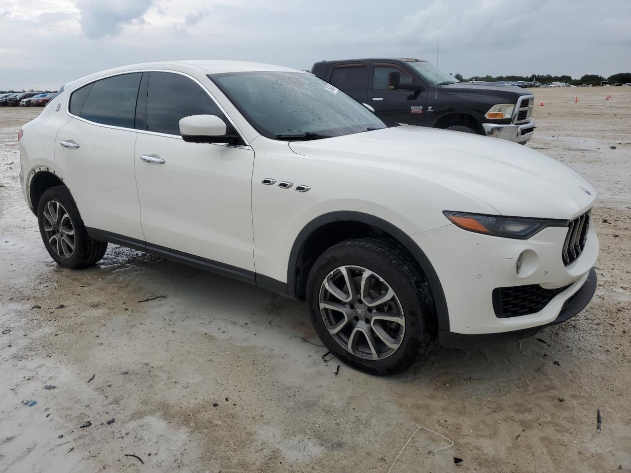 VIN ZN661XUA2JX299288 2018 MASERATI ALL MODELS no.4