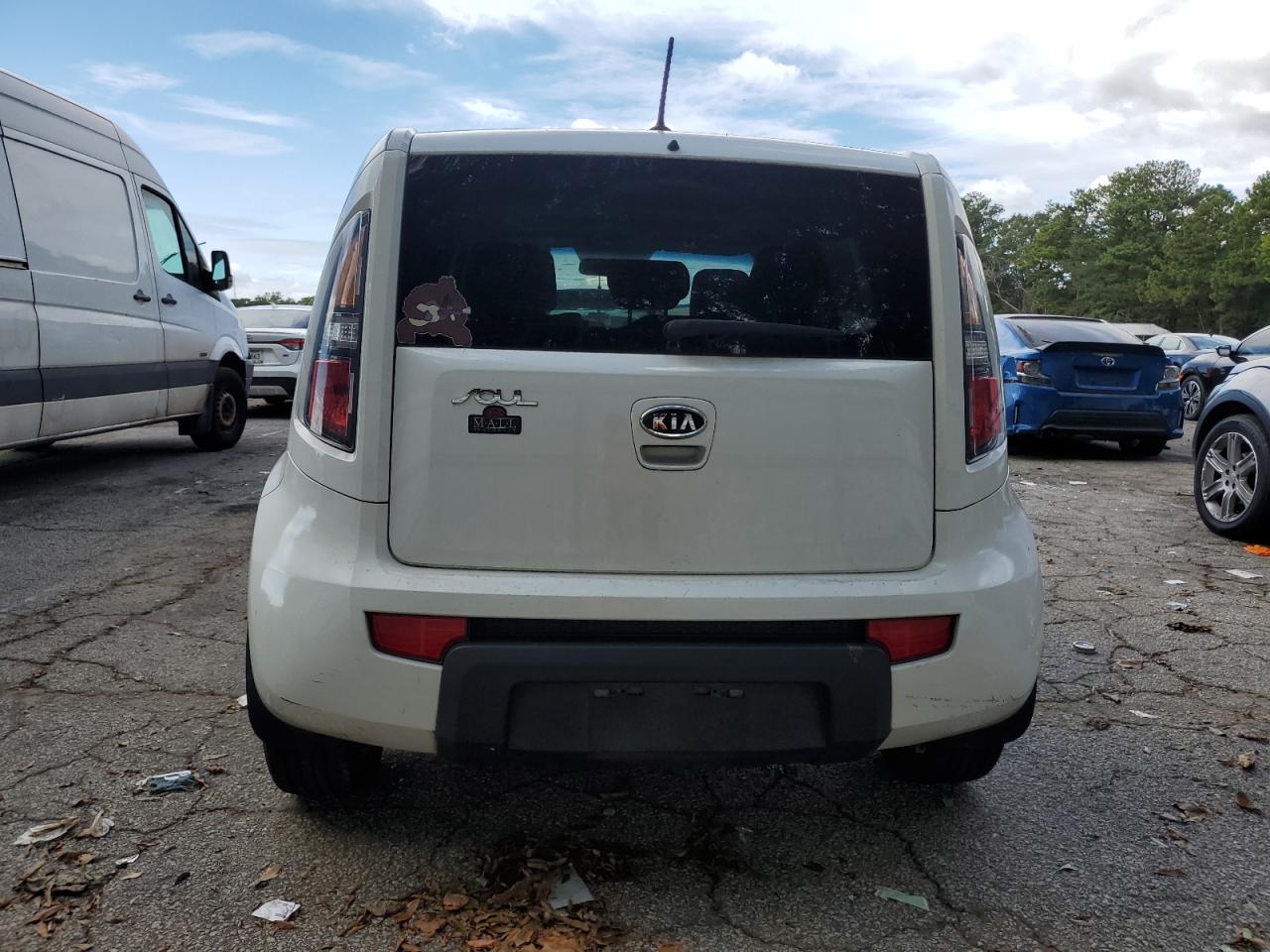 2011 Kia Soul + VIN: KNDJT2A29B7261273 Lot: 71760734