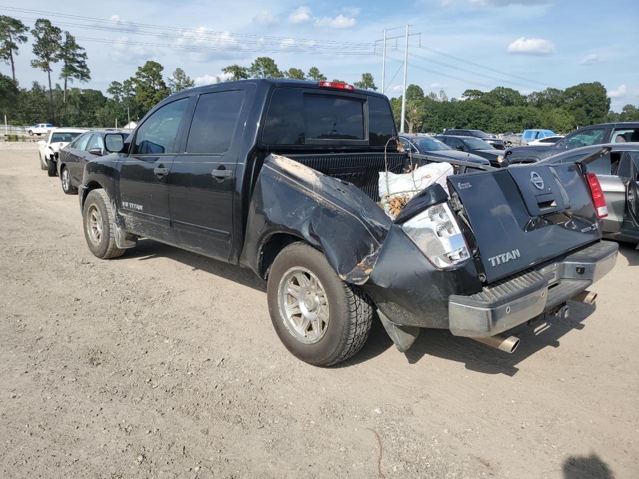 2011 Nissan Titan - Image 2