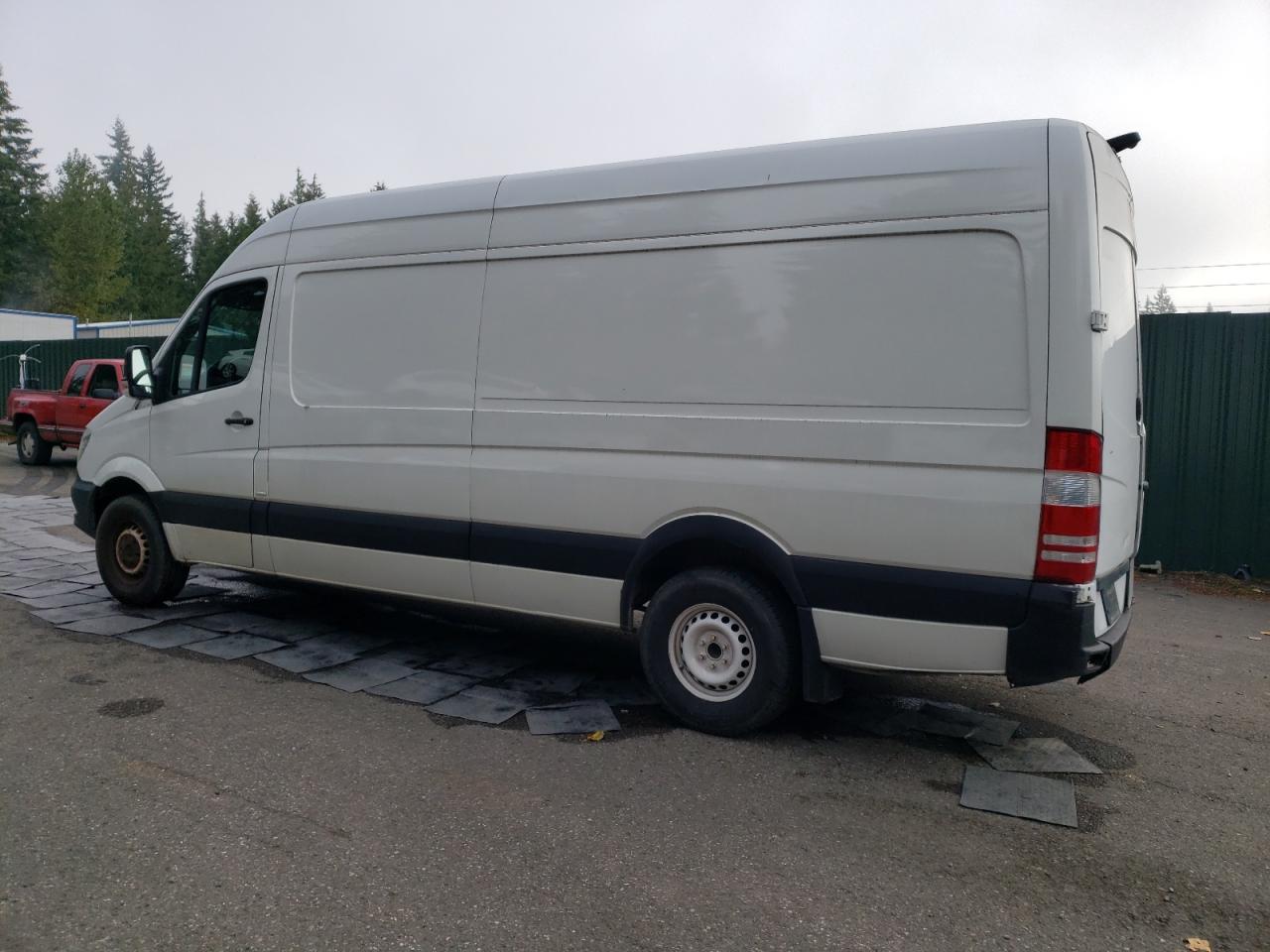 VIN WD3PE8DD2GP332691 2016 MERCEDES-BENZ SPRINTER no.2