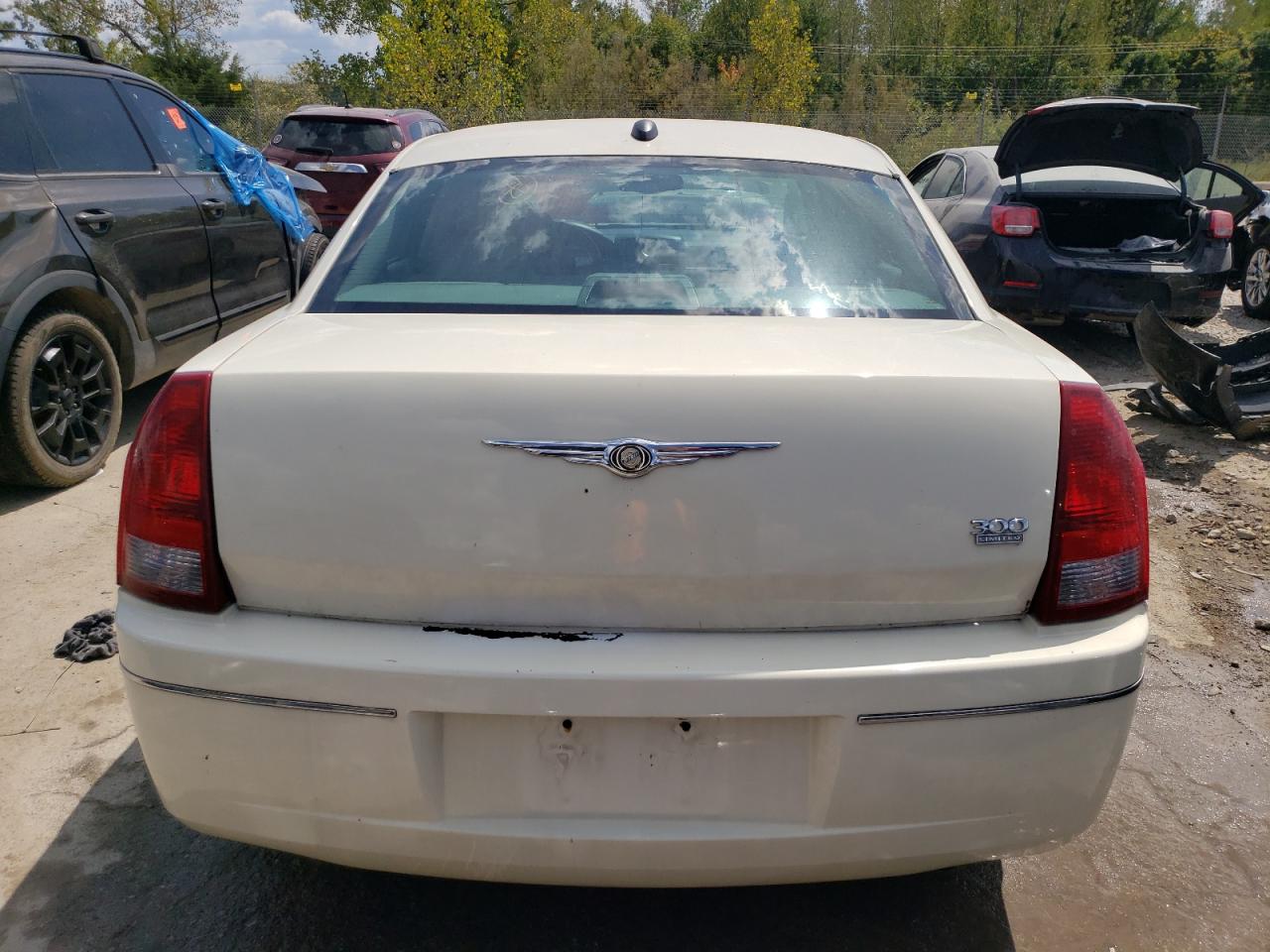 2005 Chrysler 300 Touring VIN: 2C3AA53G55H608966 Lot: 70428364