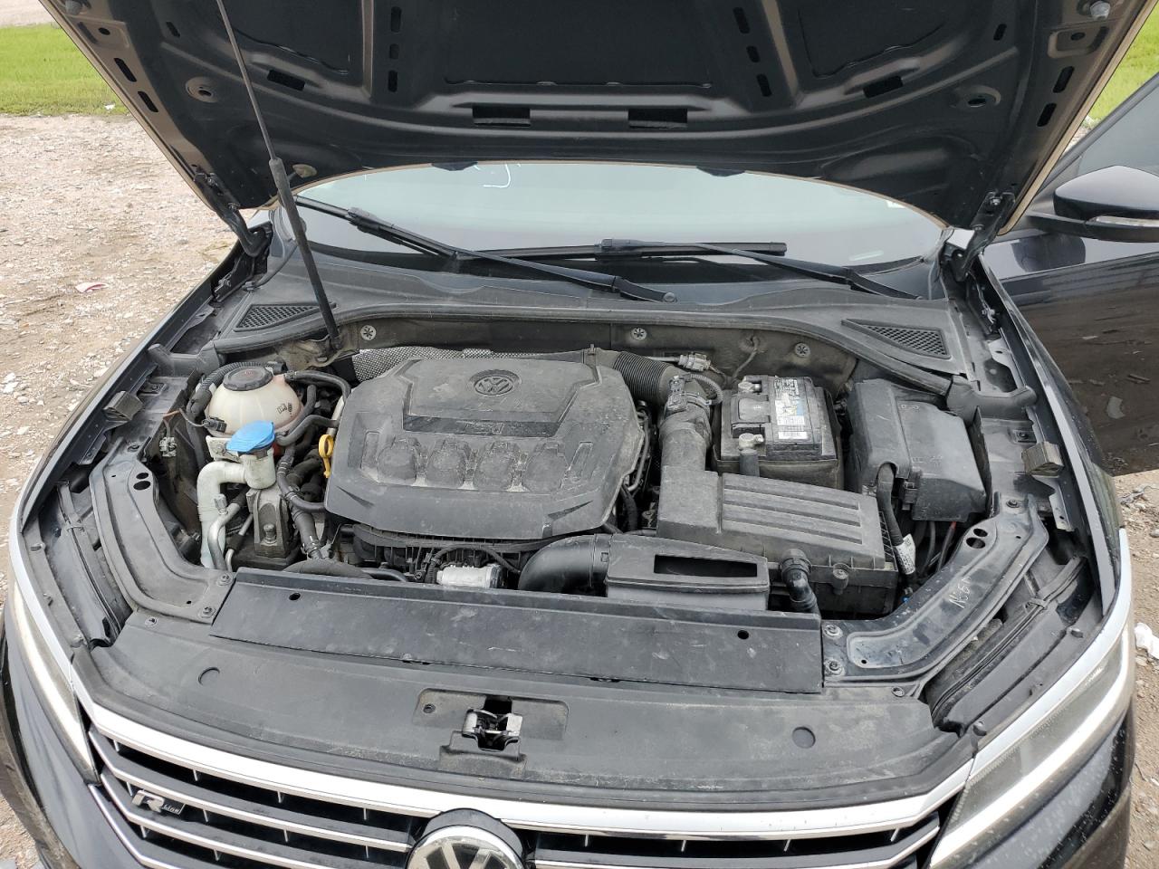 1VWAA7A3XJC049027 2018 Volkswagen Passat S