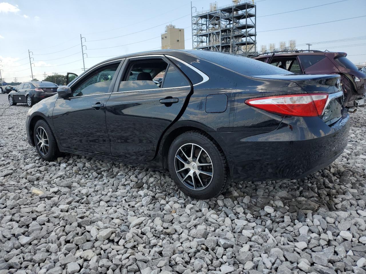 4T1BF1FK8GU237811 2016 TOYOTA CAMRY - Image 2