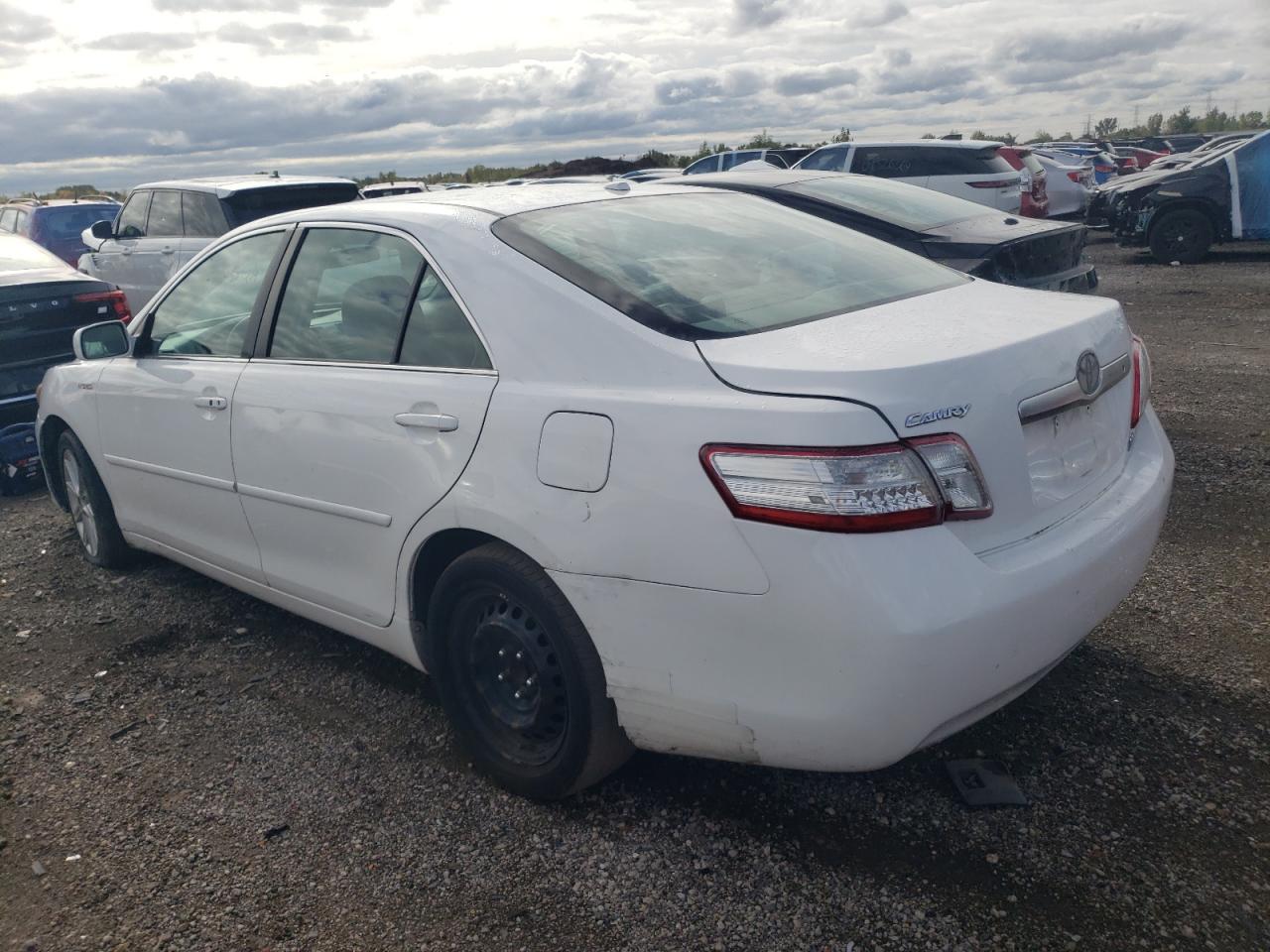 2011 Toyota Camry - Image 2