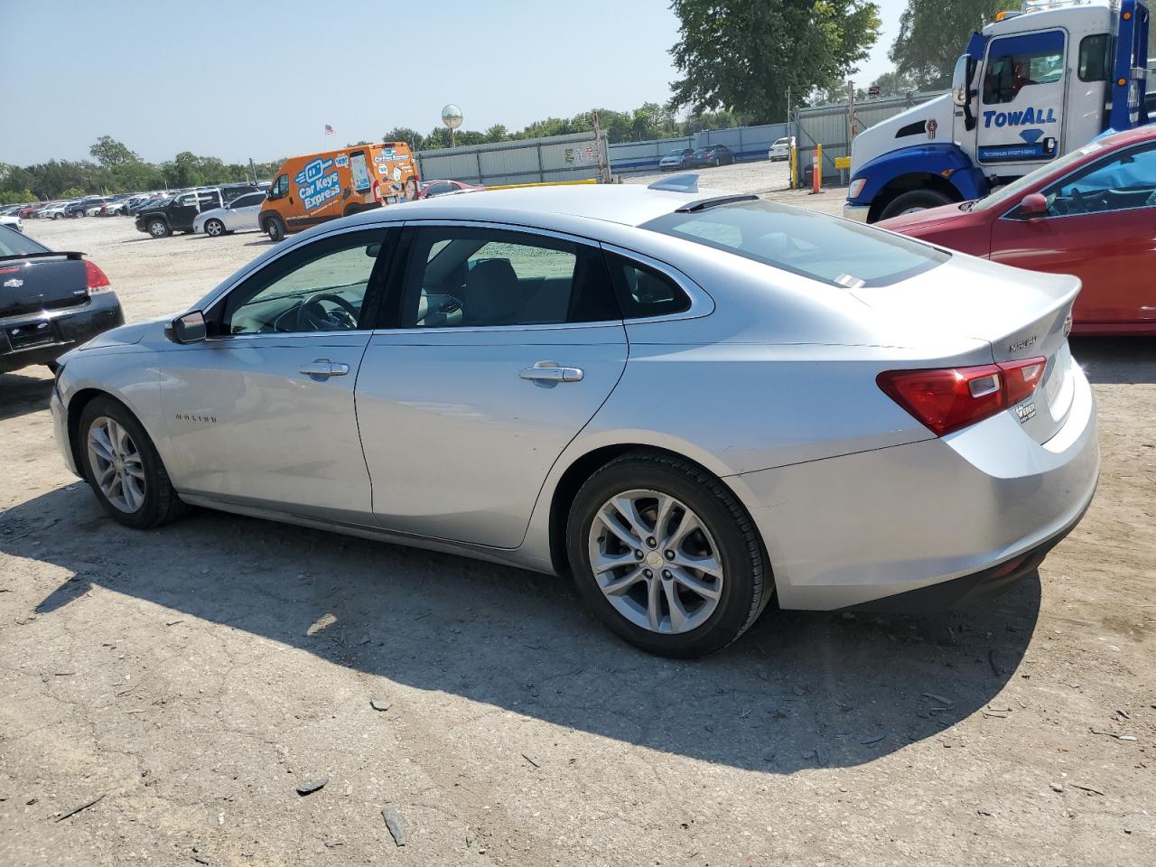 2016 Chevrolet Malibu - Image 2