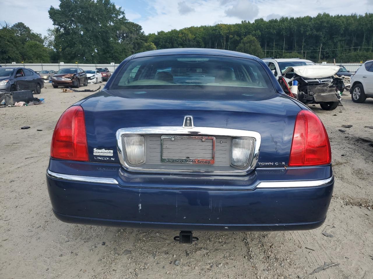 2LNHM82V79X616853 2009 Lincoln Town Car Signature Limited