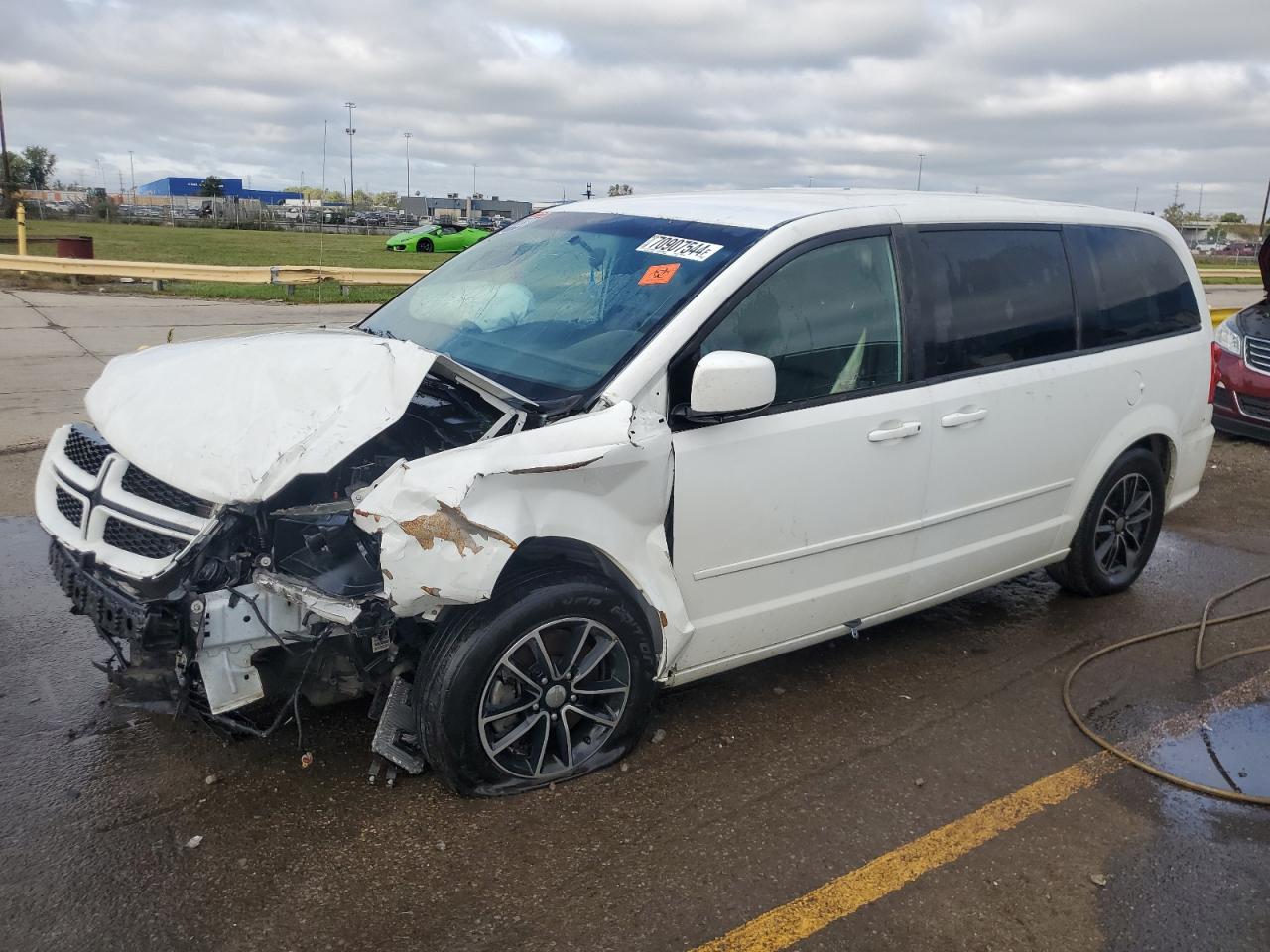 2020 Dodge Caravan - Image 1