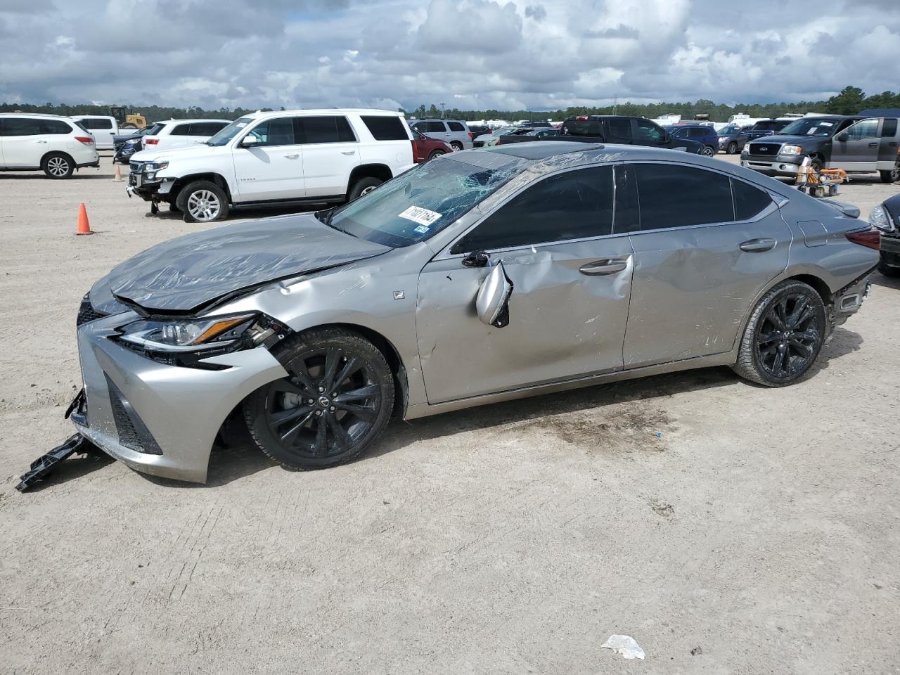 58ABZ1B13KU040079 2019 LEXUS ES - Image 1