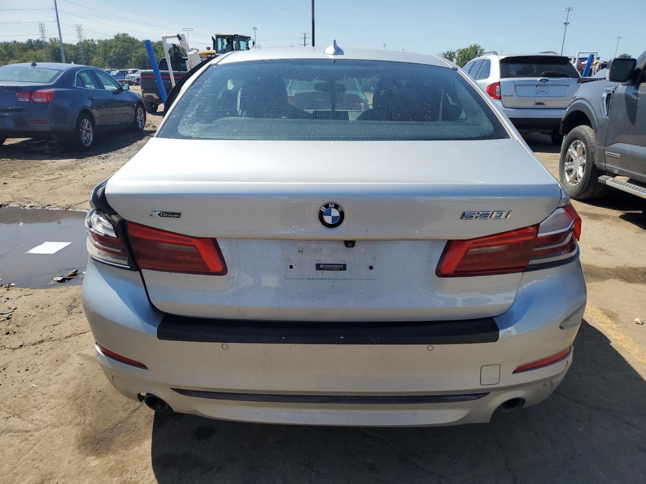 WBAJA7C51KWW00055 2019 BMW 530 Xi