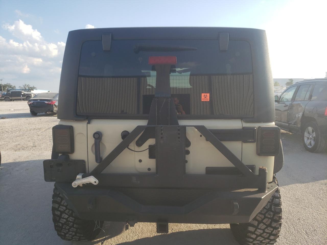 1J4BA6H10BL571201 2011 Jeep Wrangler Unlimited Rubicon