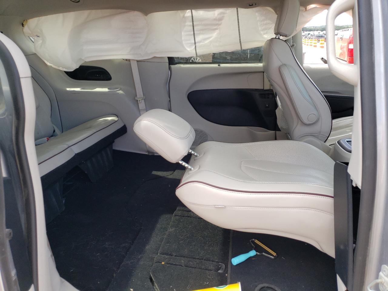 2020 Chrysler Pacifica - Image 12