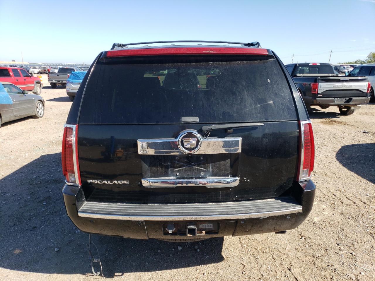 2007 Cadillac Escalade Luxury VIN: 1GYFK638X7R334660 Lot: 69860674