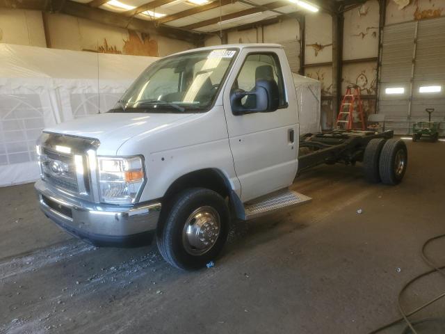 2018 Ford Econoline E450 Super Duty Cutaway Van