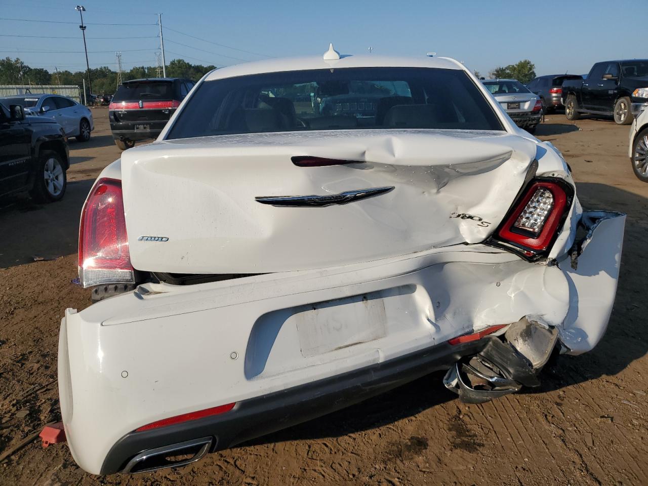 2C3CCAGG1JH223209 2018 Chrysler 300 S