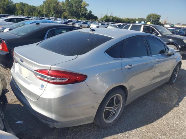 Sedans FORD FUSION 2017 Srebrny