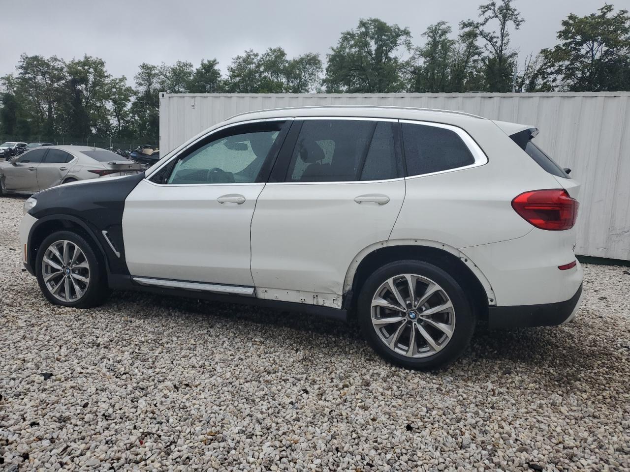 VIN 5UXTR9C50JLD67402 2018 BMW X3 no.2