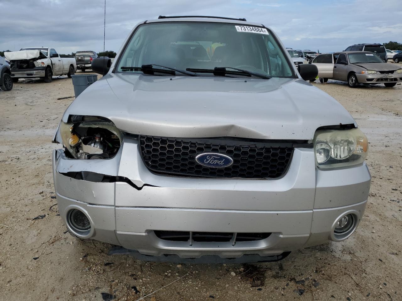 2005 Ford Escape - Image 5